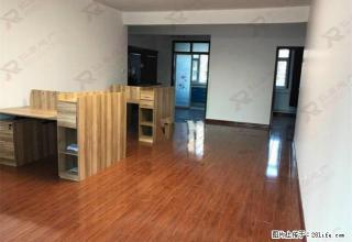 繁华地段力盟步行街3室适合办公带办公家具。 - 西宁28生活网 xn.28life.net